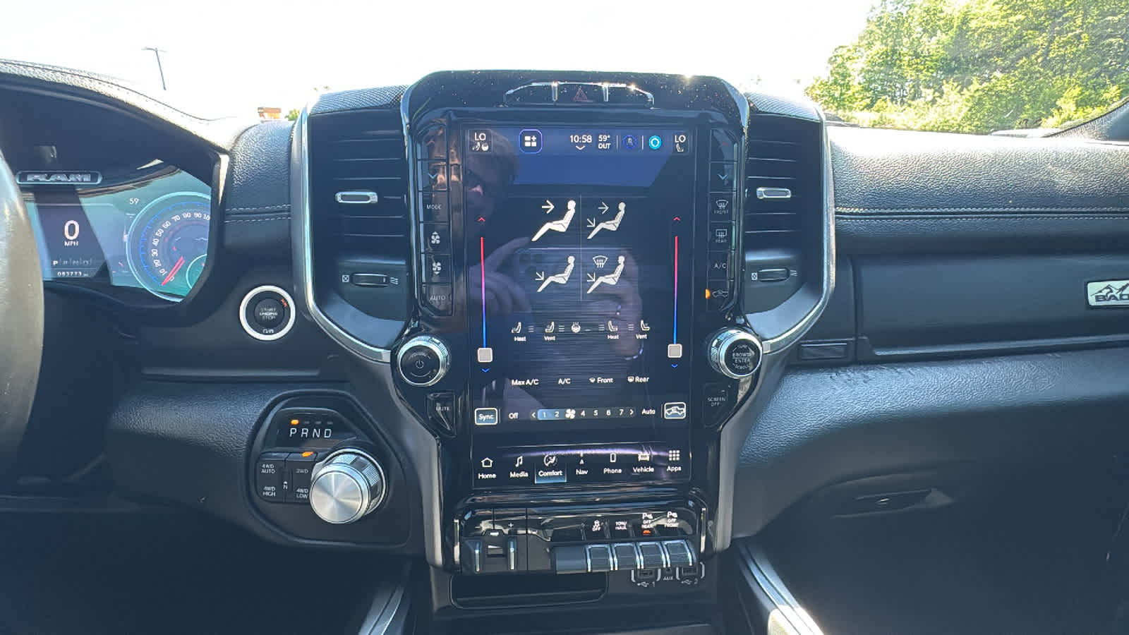 2022 RAM 1500 Laramie Crew Cab 4x4 5'7" Box