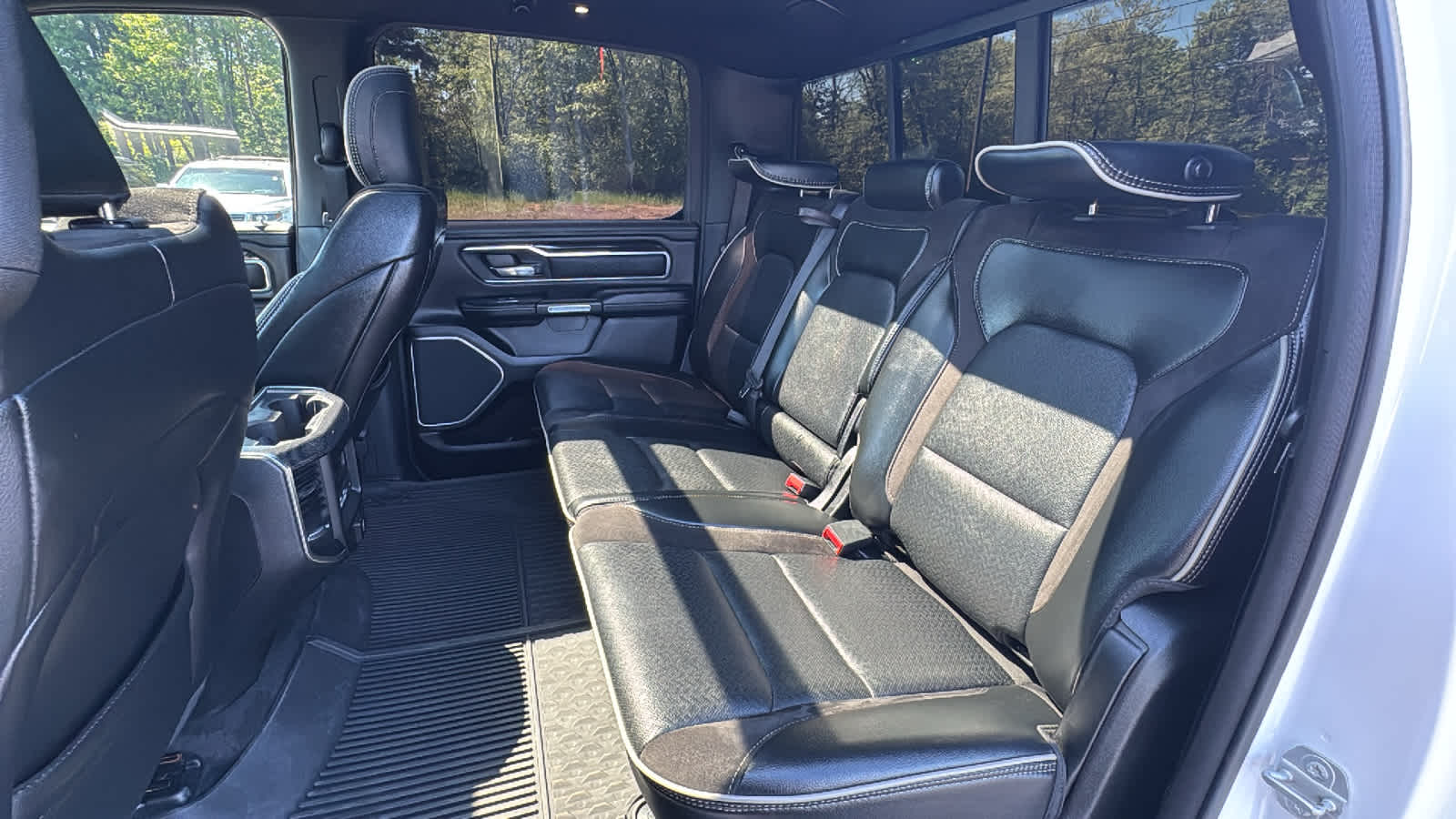 2022 RAM 1500 Laramie Crew Cab 4x4 5'7" Box