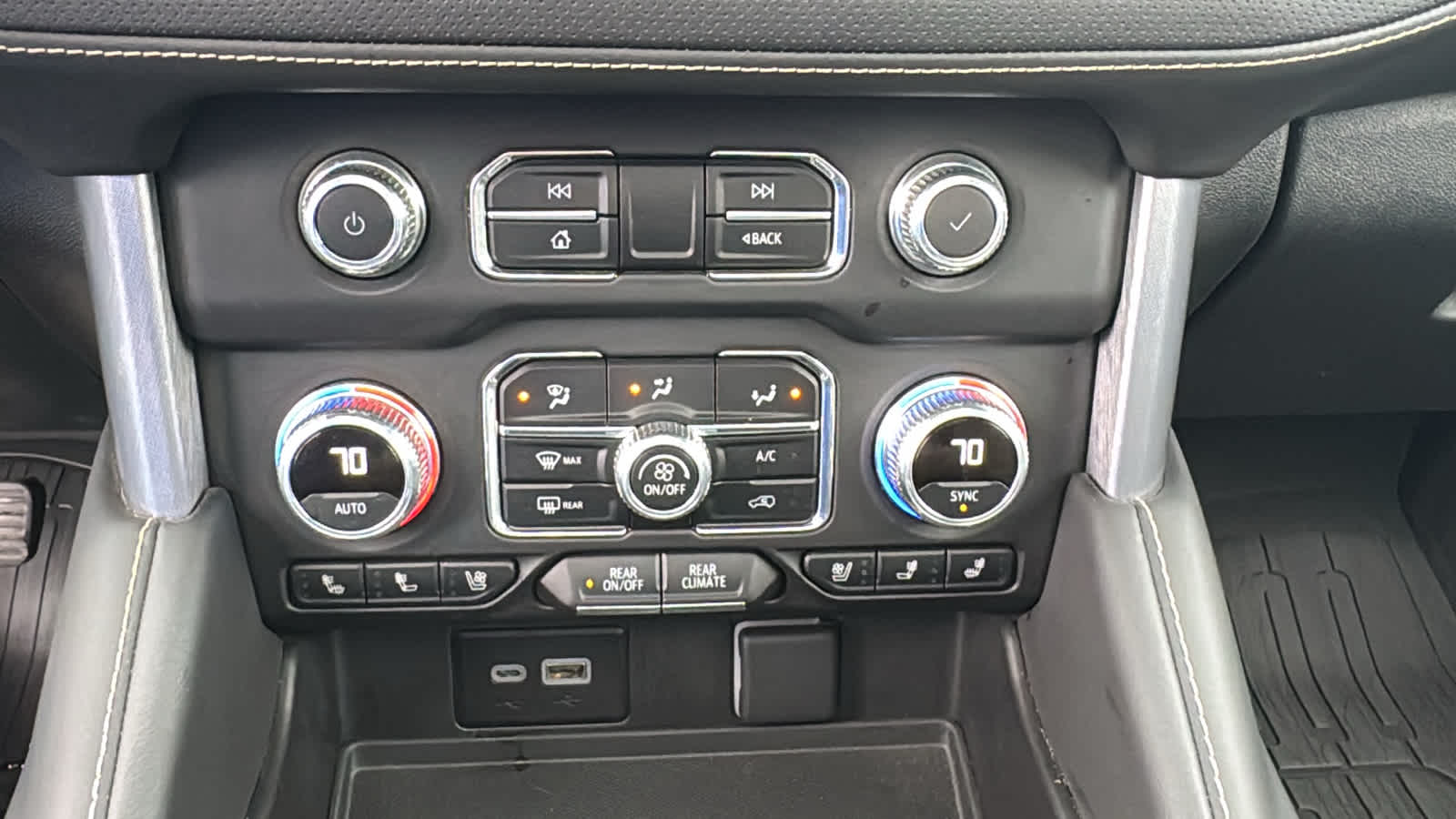 2023 GMC Yukon XL SLT