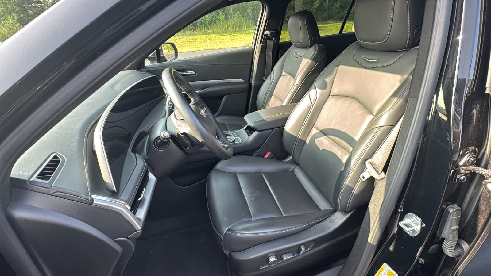 2025 Cadillac XT4 Premium Luxury - Photo 8
