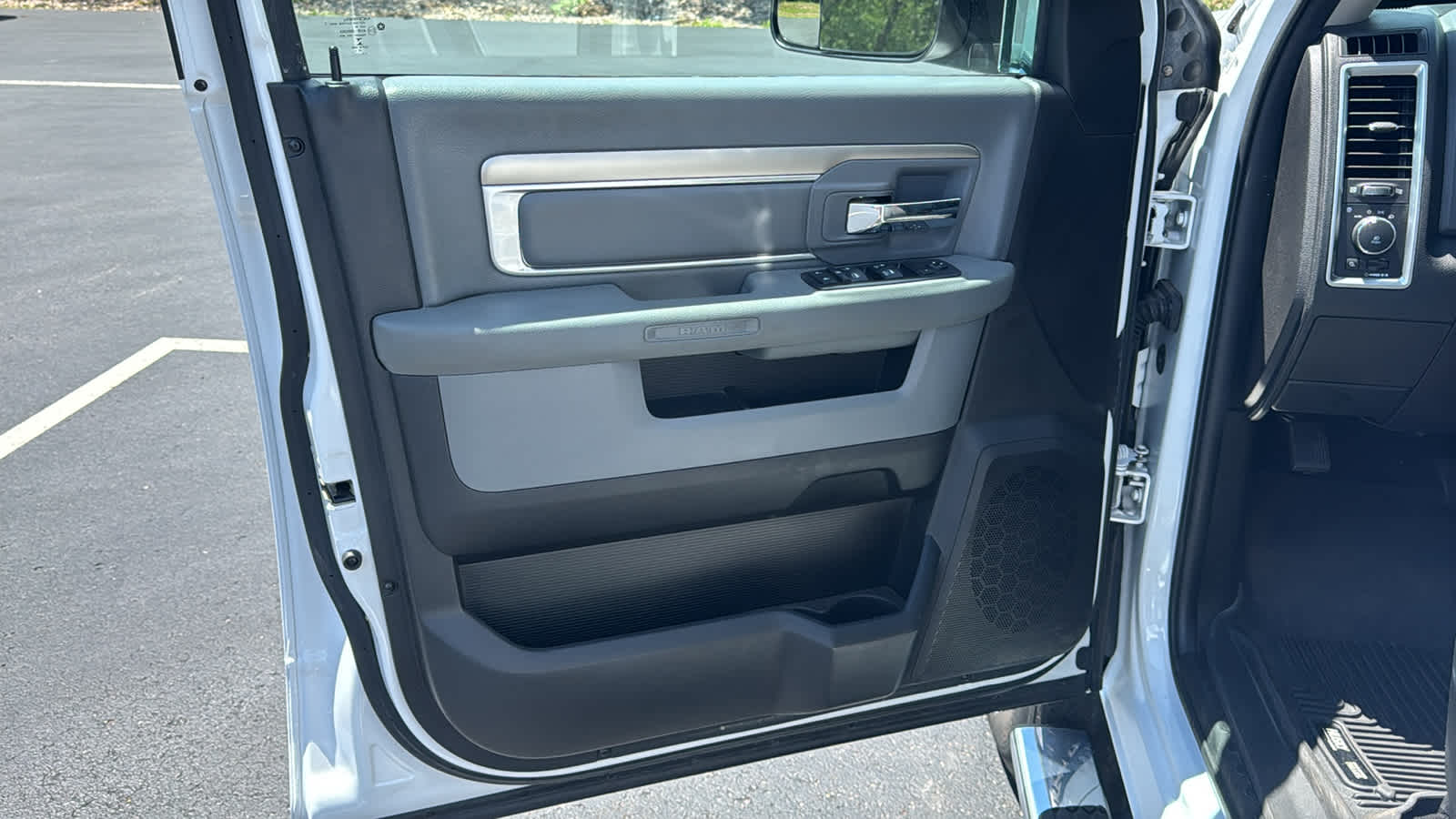 2018 RAM 2500 Big Horn Crew Cab 4x4 6'4" Box