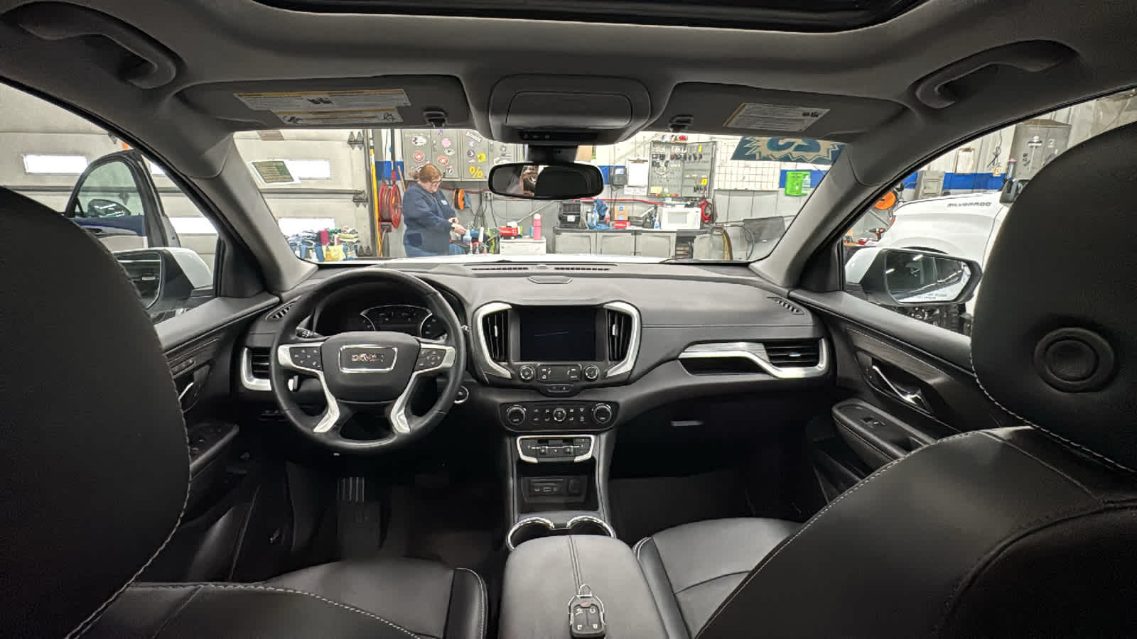 2023 GMC Terrain SLT