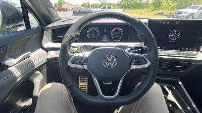 2025 Volkswagen Tiguan 2.0T SE R-Line Black