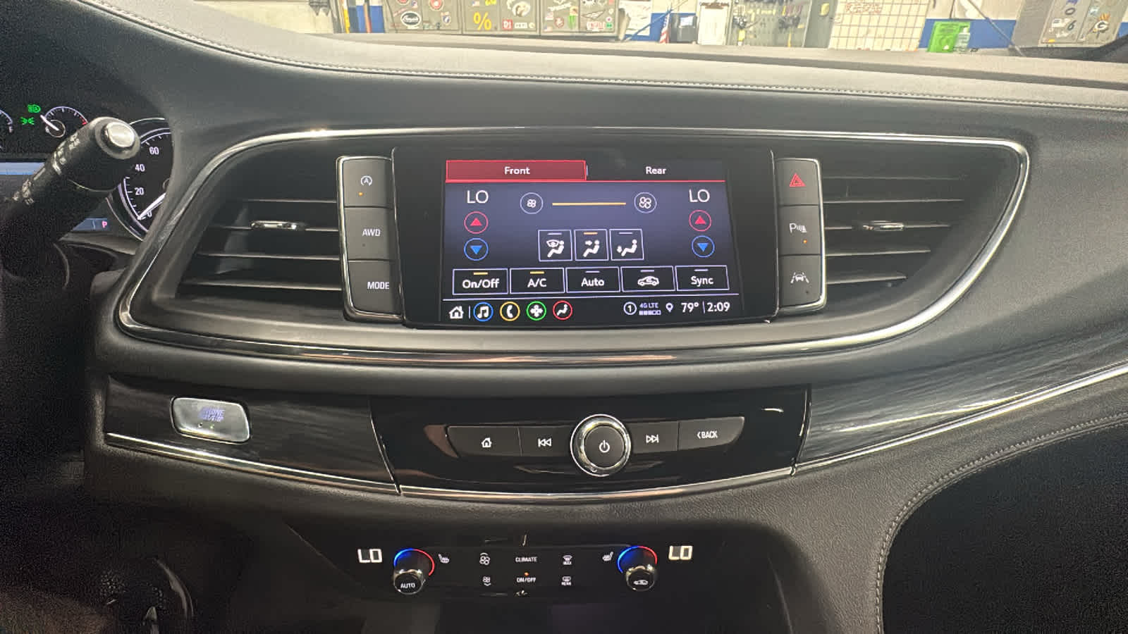2023 Buick Enclave Essence