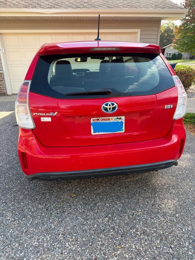 2017 Toyota Prius v Three